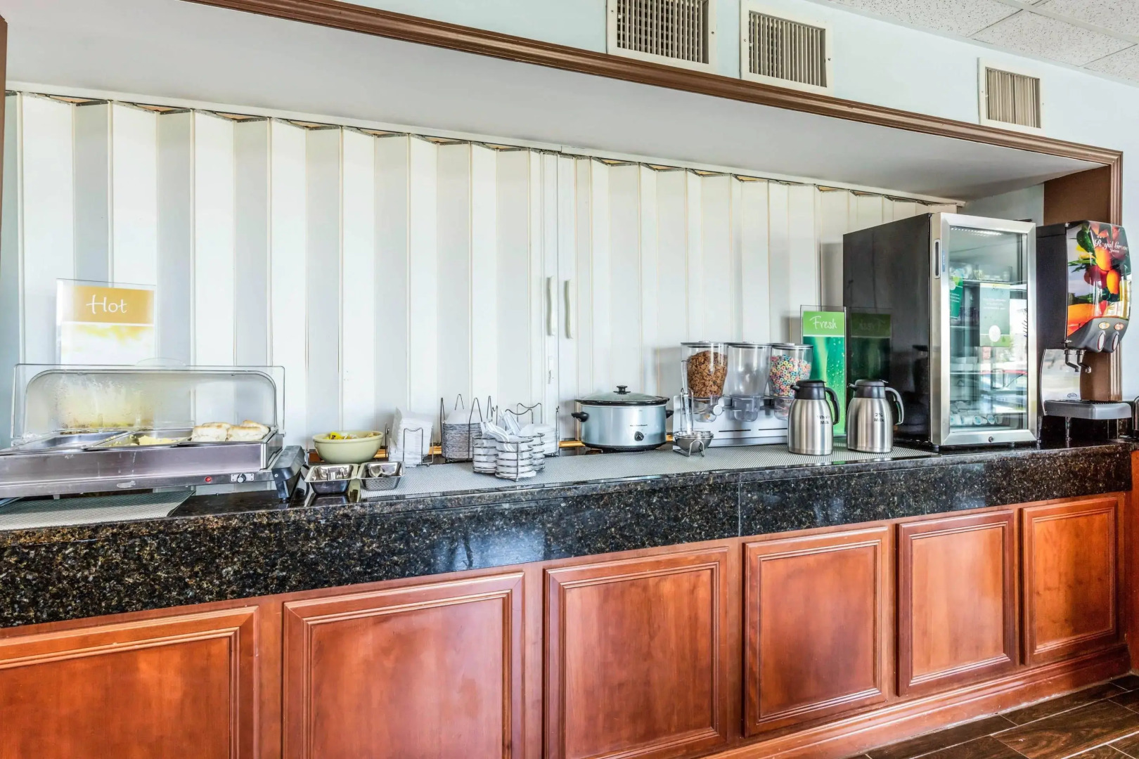 Quality Suites Paducah I-24