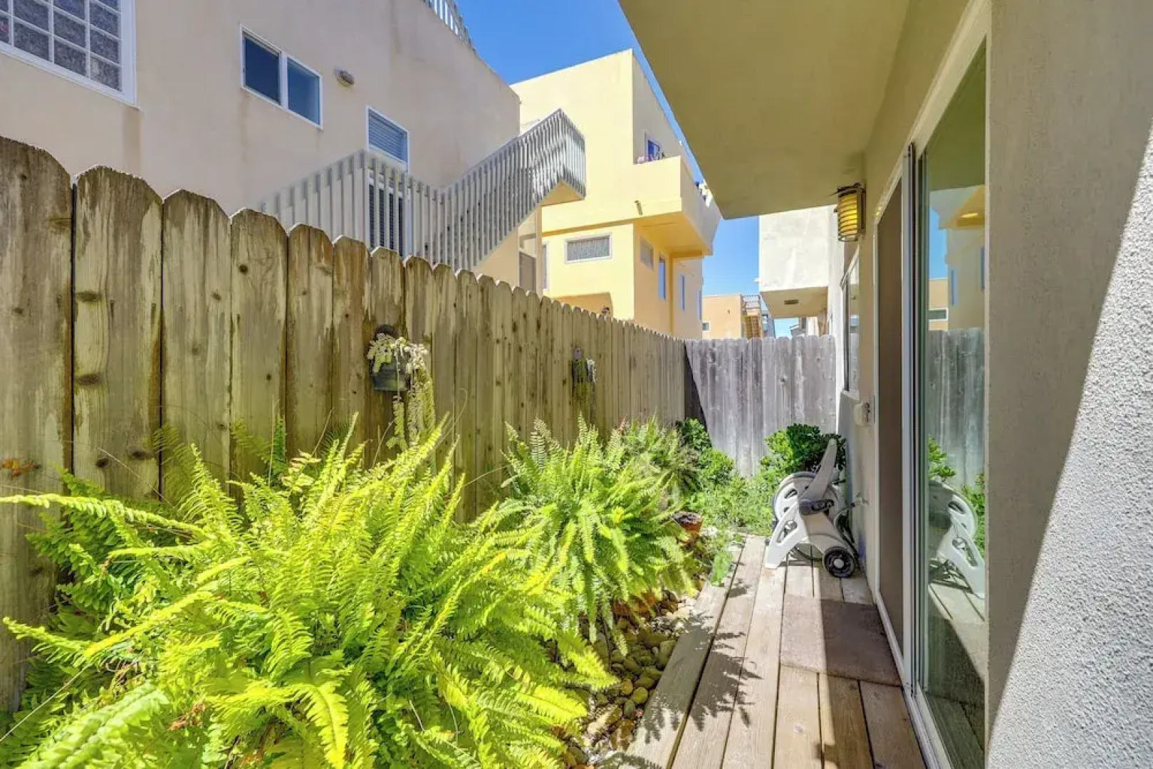 Sleek Oxnard Townhouse w/ Balconies: Walk to Beach