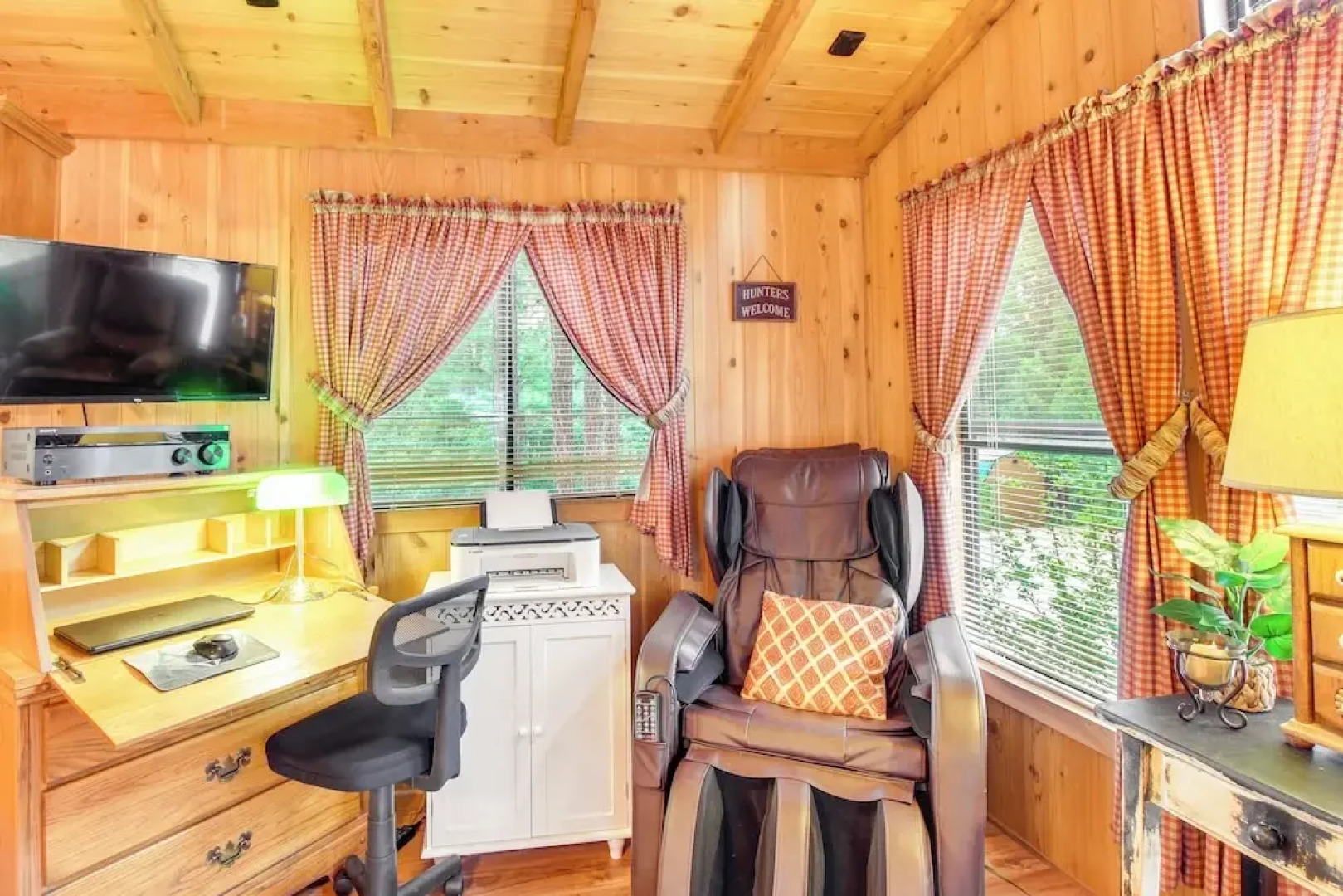 Hike & Fish: Cozy Cabin w/ Patio in Show Low!