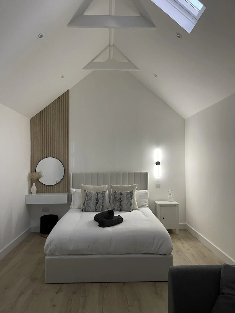 The Lodge Hideaway - Studio Style, Simple Luxury