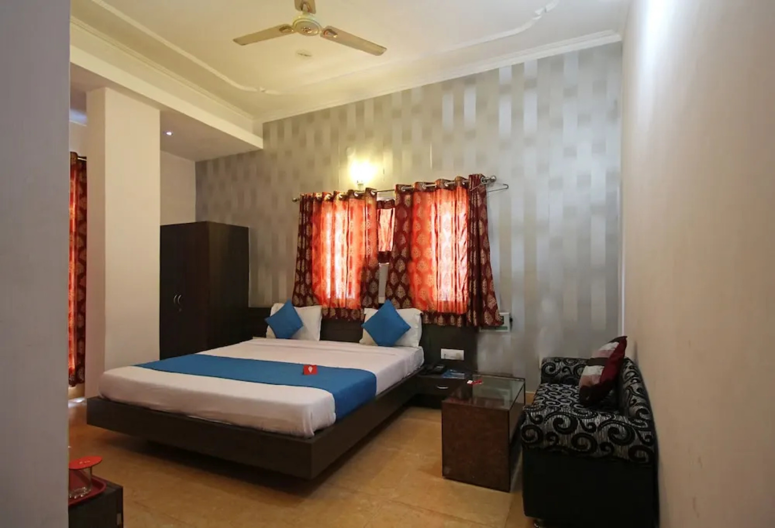 OYO 4398 Hotel Rajat Grand