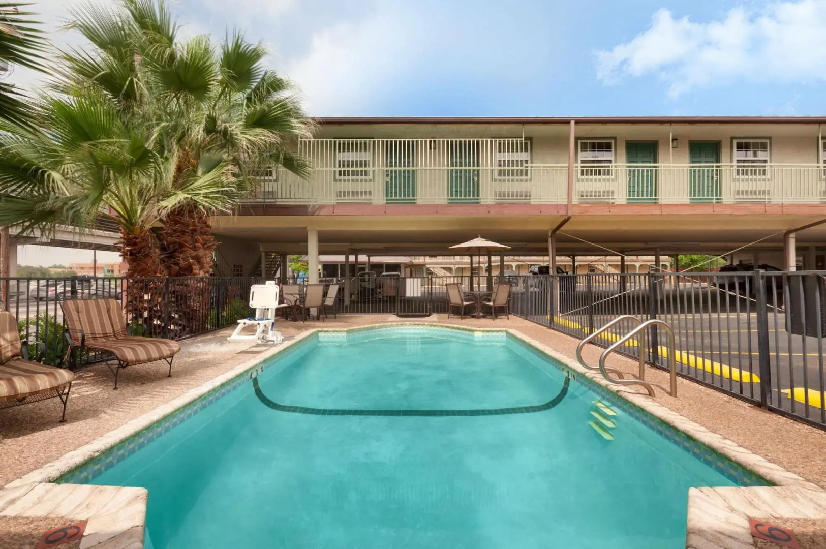 Days Inn by Wyndham Austin/University/Downtown