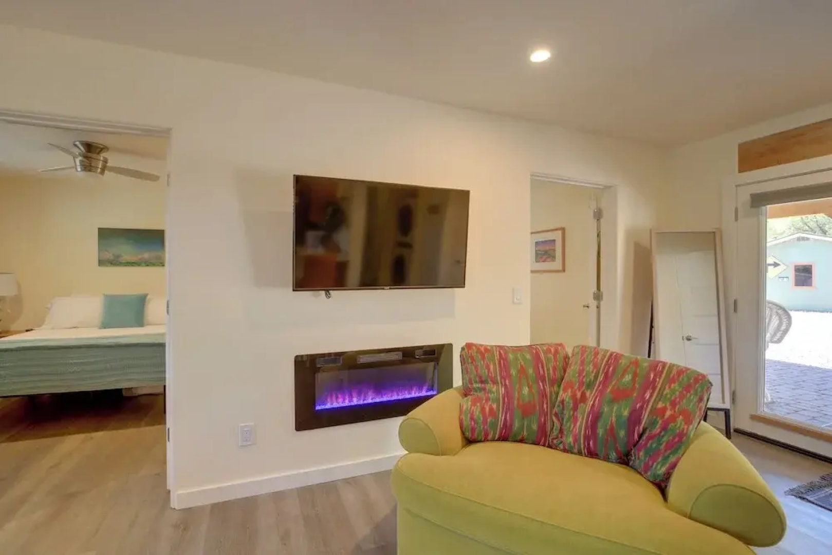 Old Town Cottonwood Cottage w/ Yard, Pets Welcome