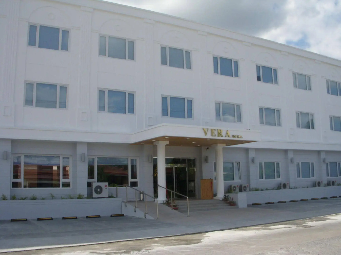 Vera Hotel