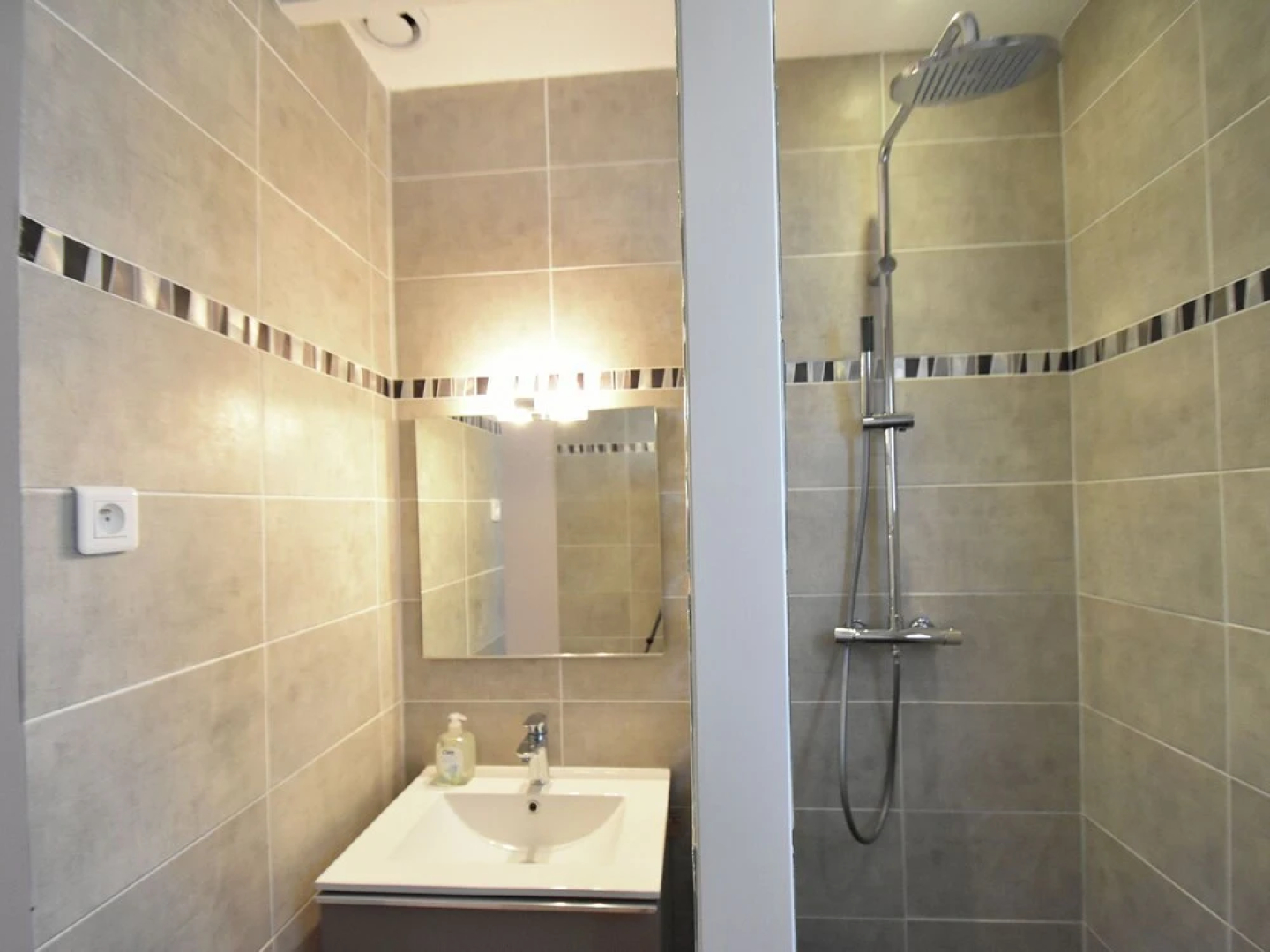 Villa. Near Callian Centre. Private Terrace. Private Garden. Boules Court