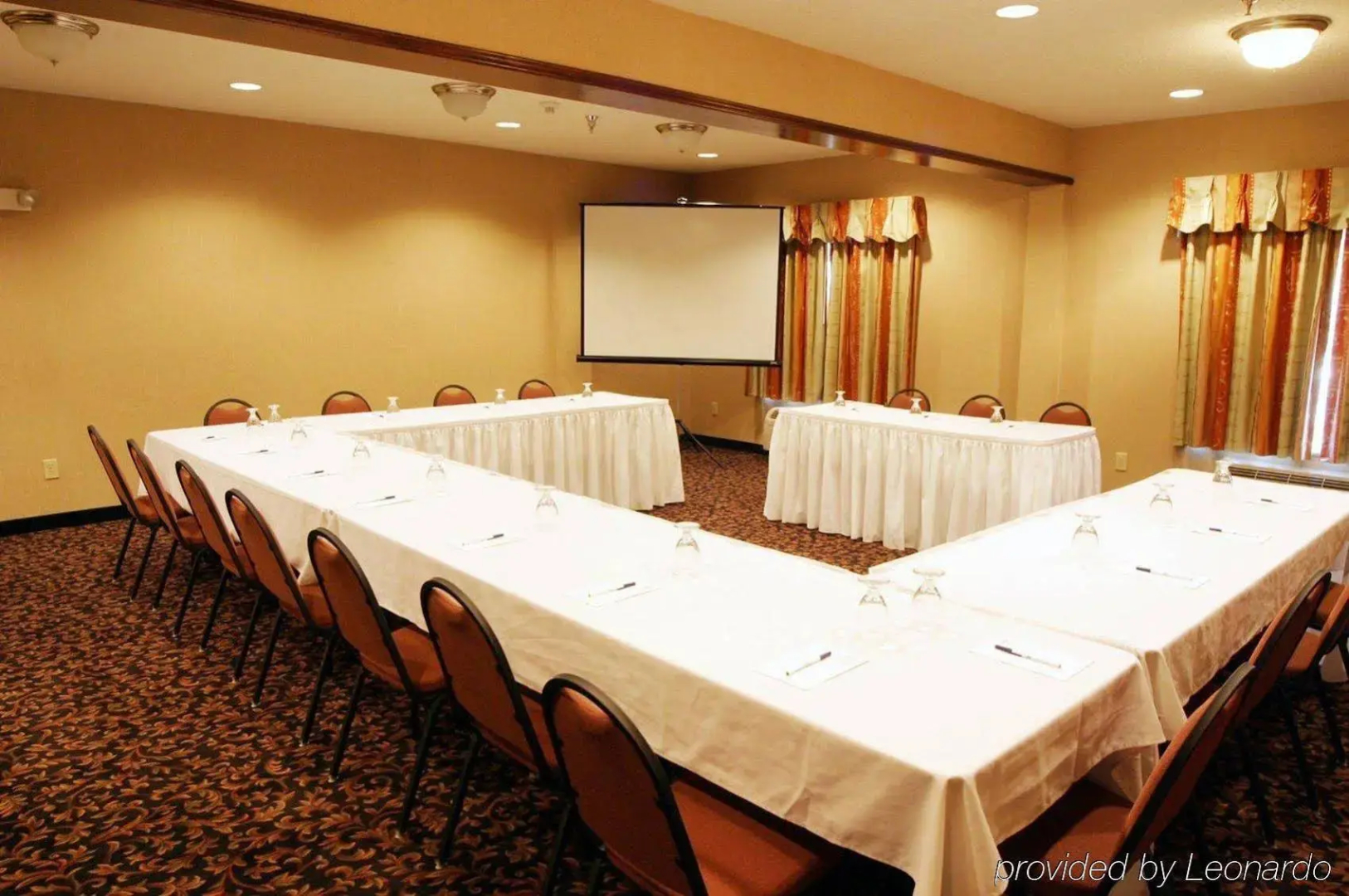 Holiday Inn Express Hotel & Suites Woodhaven by IHG