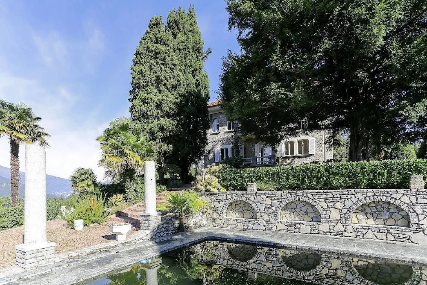 Luxury Italian Lakes Villa With Pool. 360 Degree Views. Sleeps 11