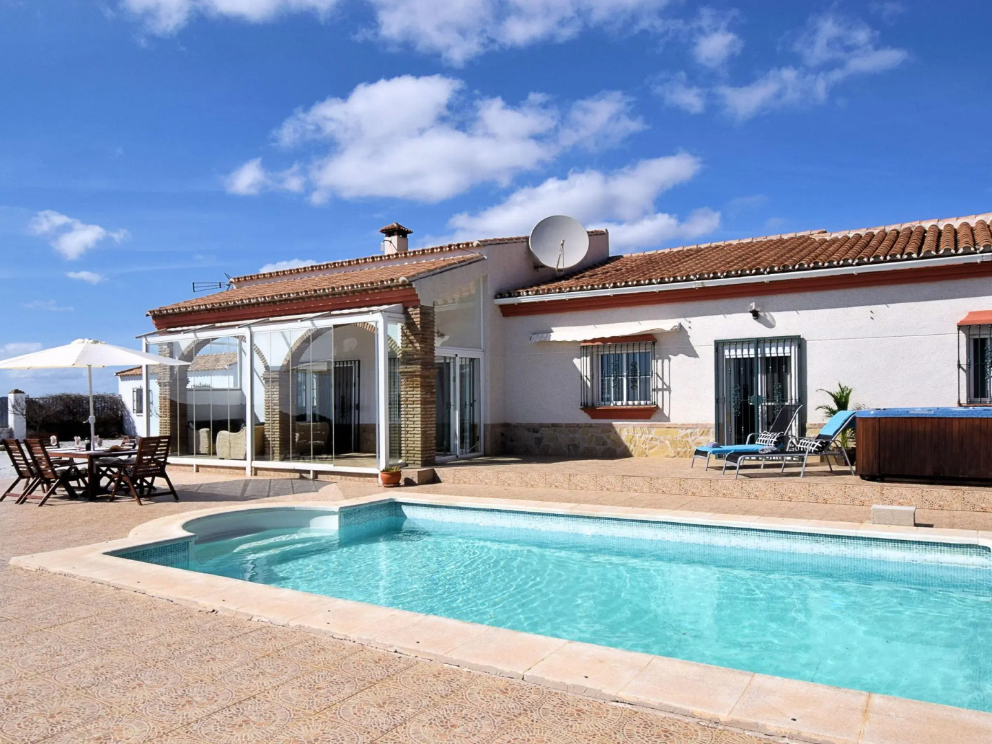 Spacious Villa with Hot Tub in Arenas