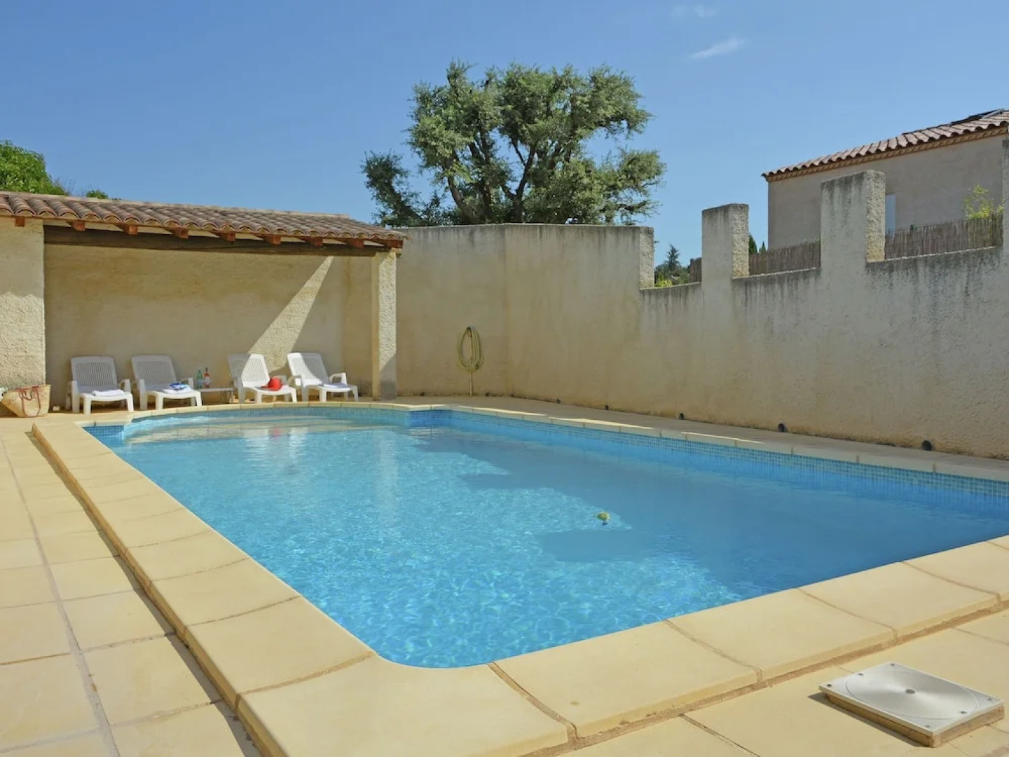 Beautiful Villa in Flaux With Swimming Pool