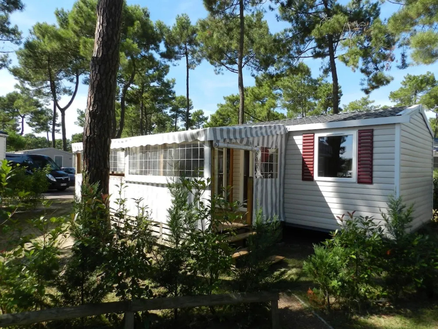 Bungalow With 3 Bedrooms in Les Mathes, With Pool Access and Furnished