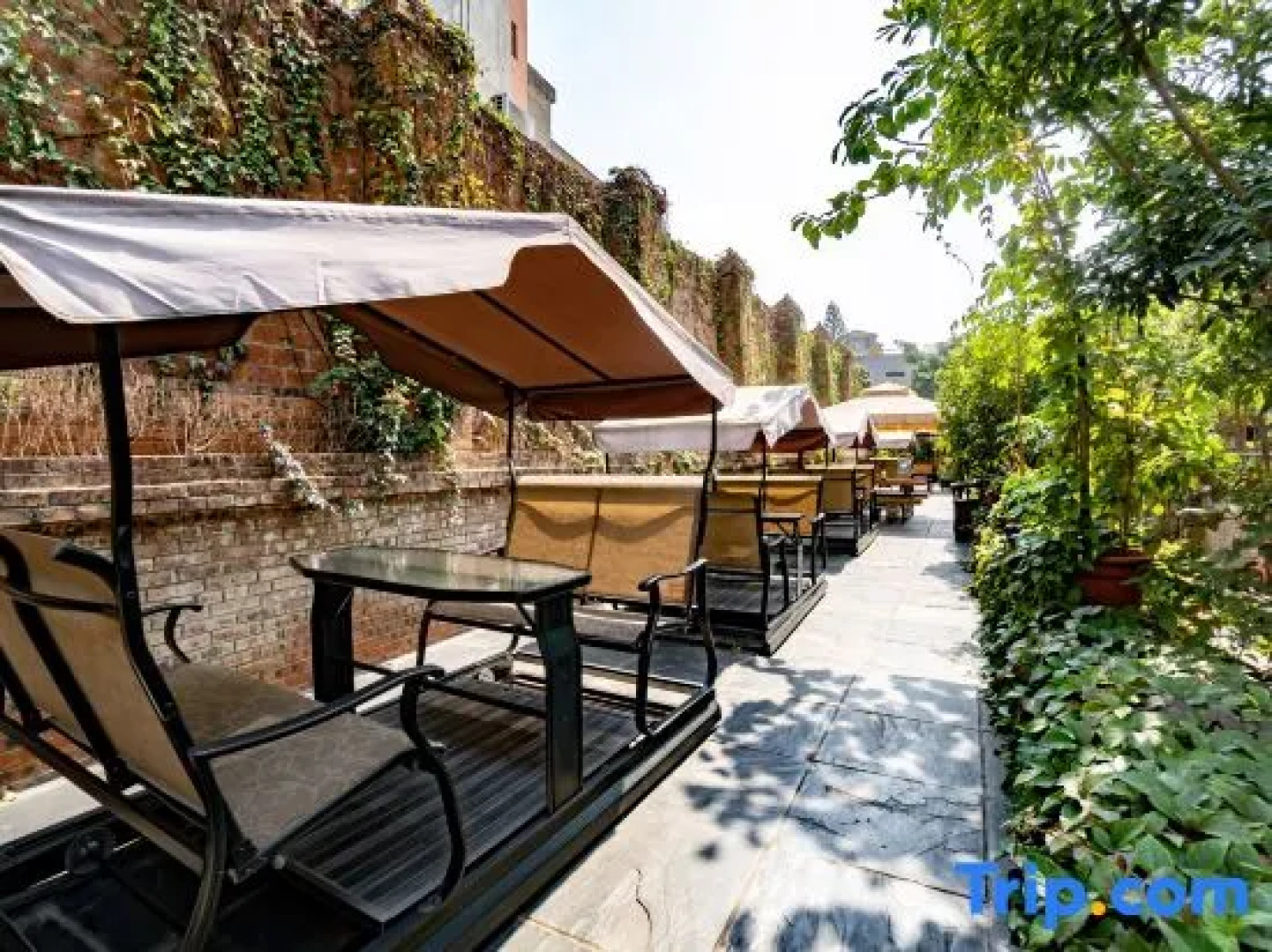 Pujin Garden Hot Spring Hotel (Mile Huquan)