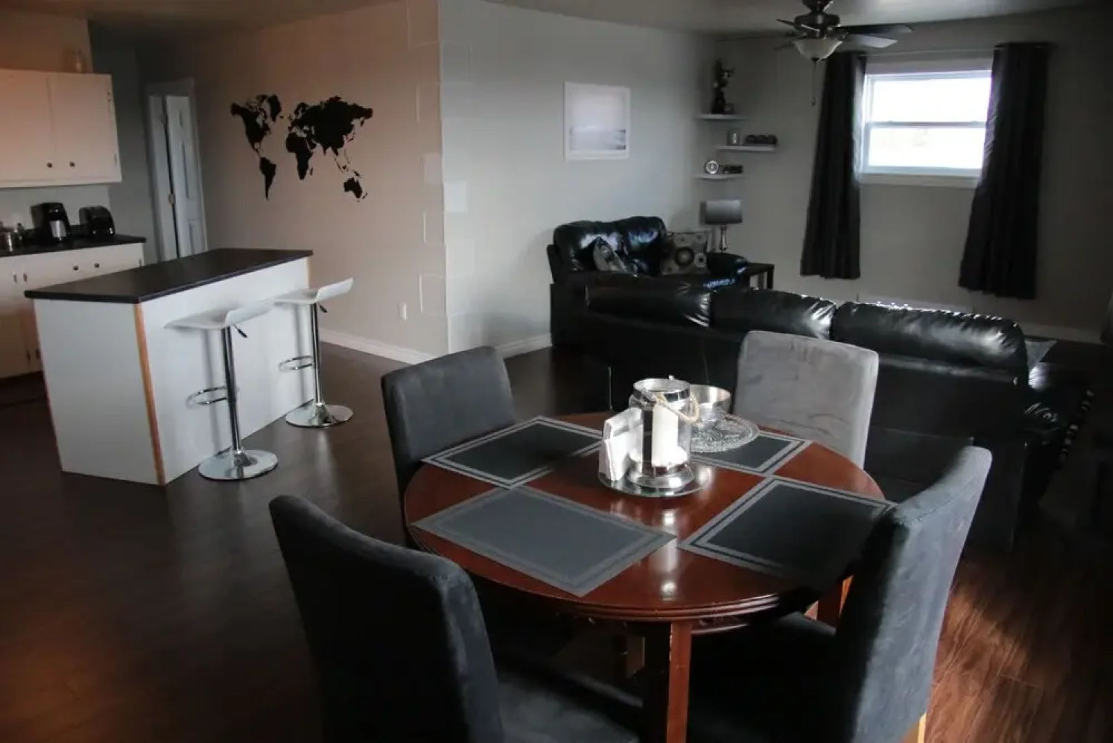 Riverside Suites