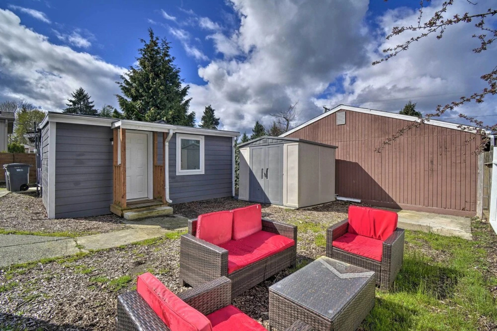Inviting Bremerton Home Near Hiking & History