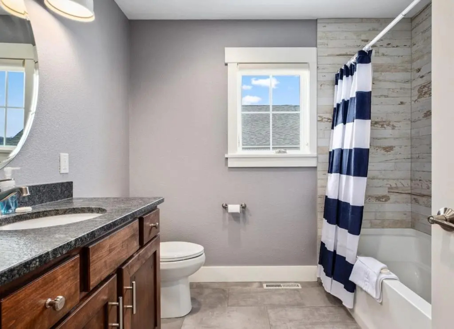 Quarterdeck Resort & Restaurant