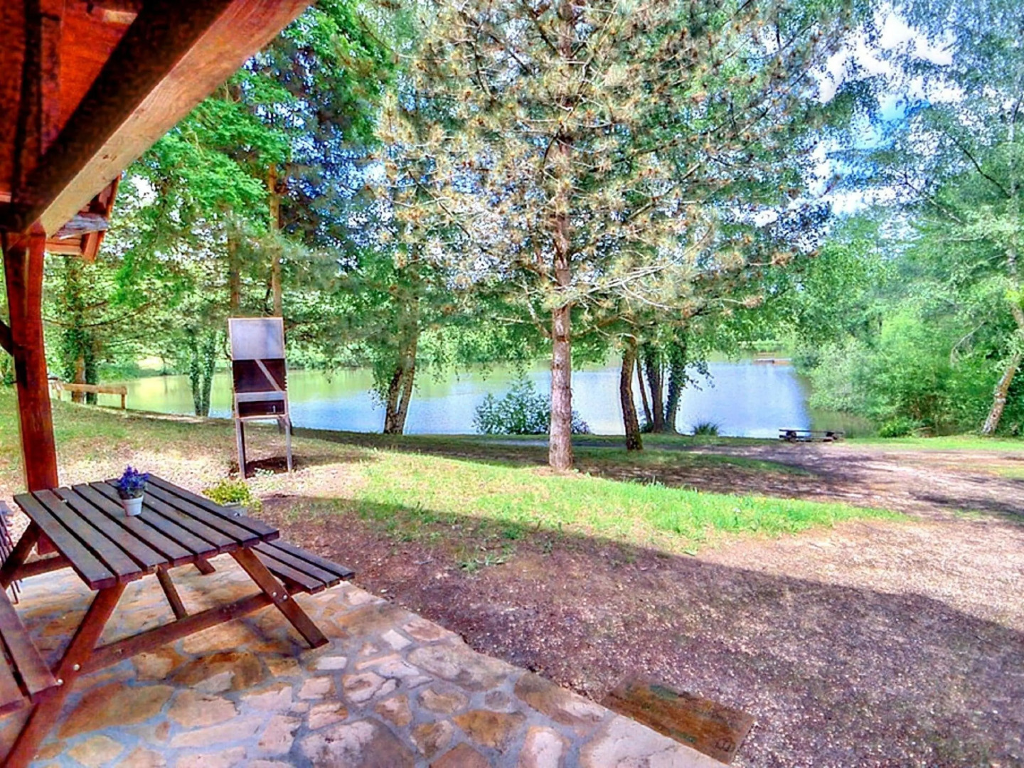 Serene Holiday Home in Cussac with Private Terrace, Barbeque