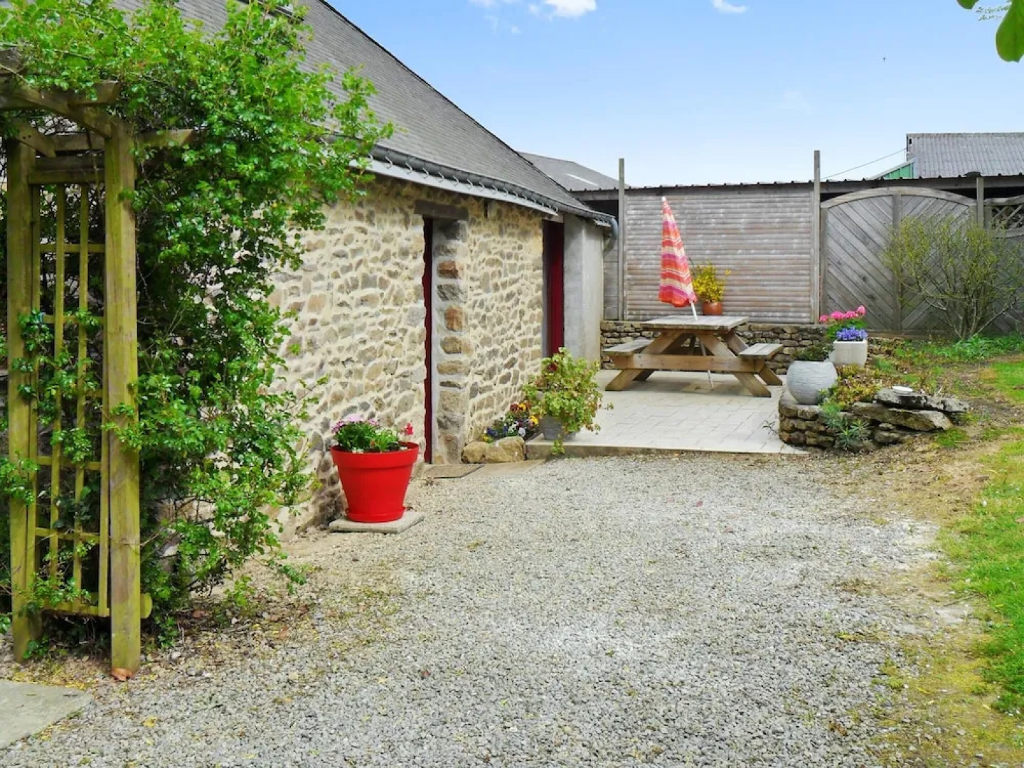 Studio in Pluvigner, With Furnished Garden - 23 km From the Beach
