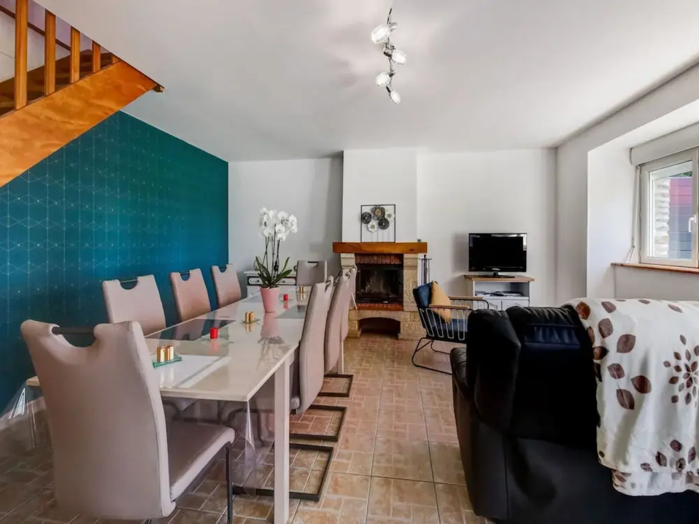 Gite des Salines in Stone With Views