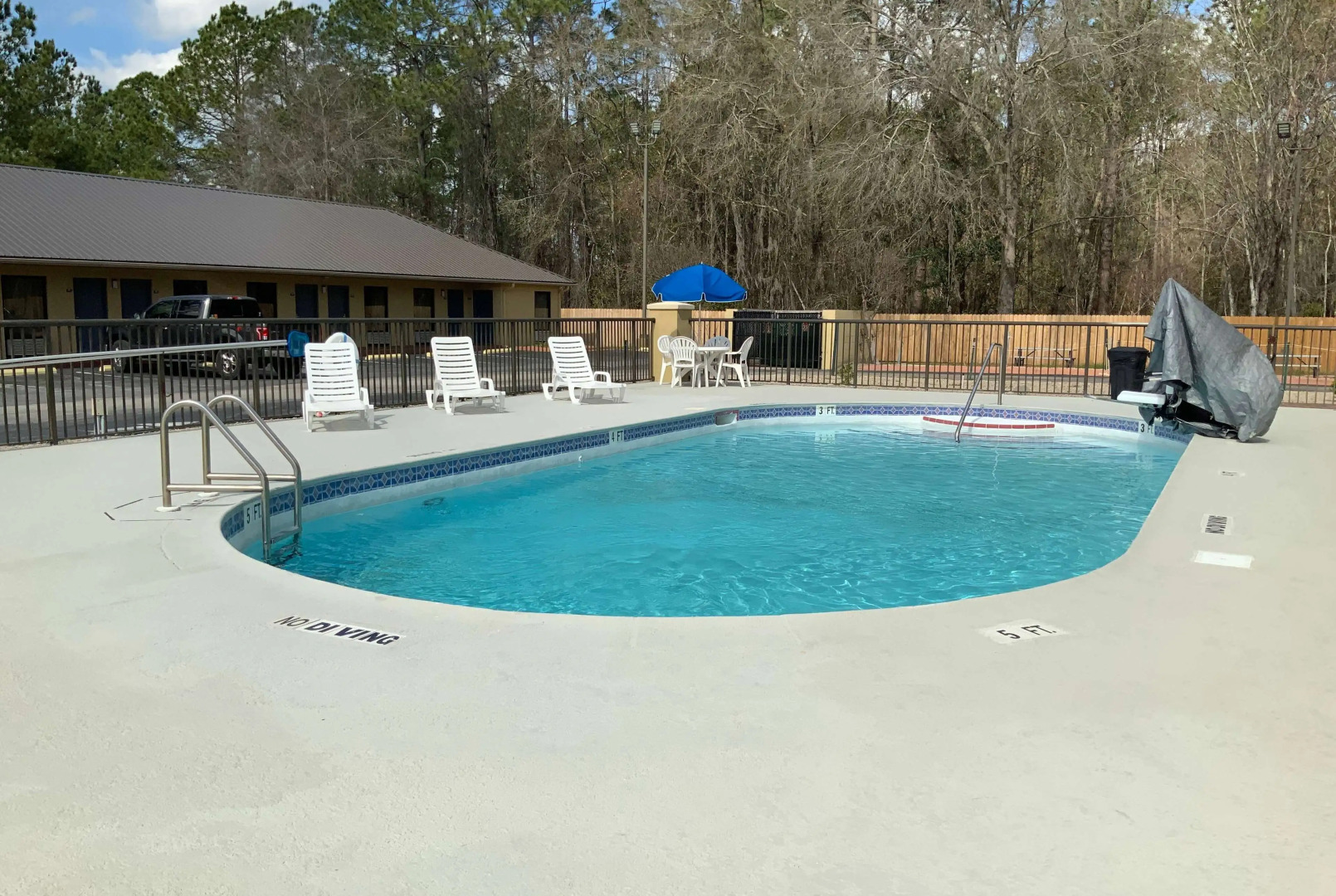 Days Inn by Wyndham Lake City I-10