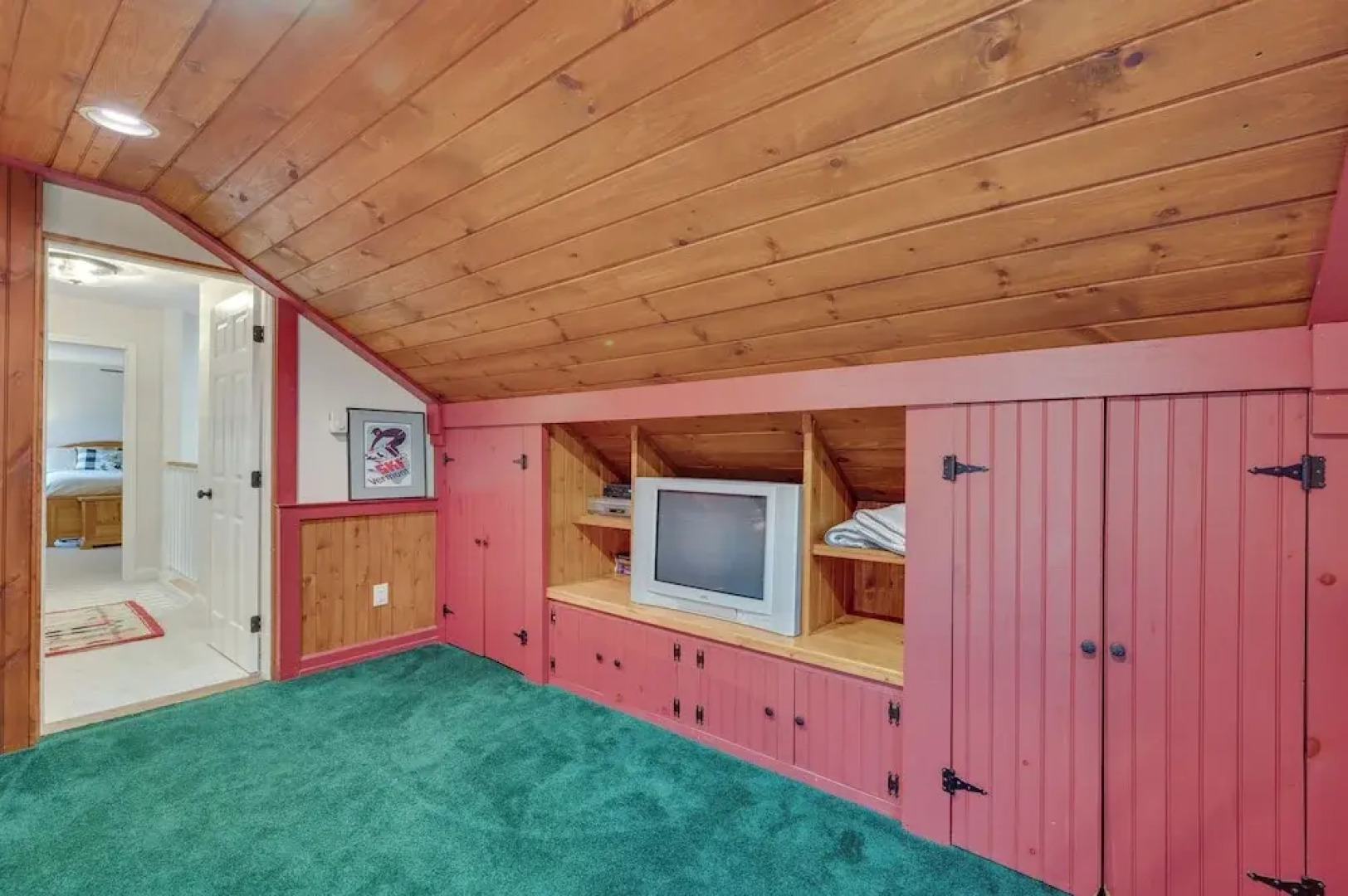 Ski-in Condo w/ Hot Tub on Burke Mtn Slopes!