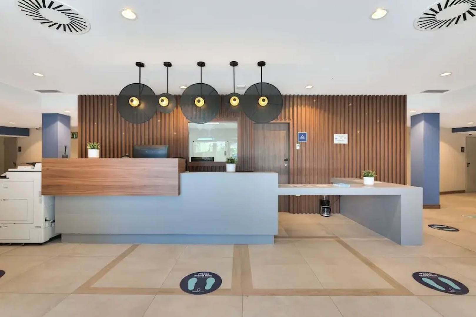 Livensa Living Pamplona Albergue Juvenil