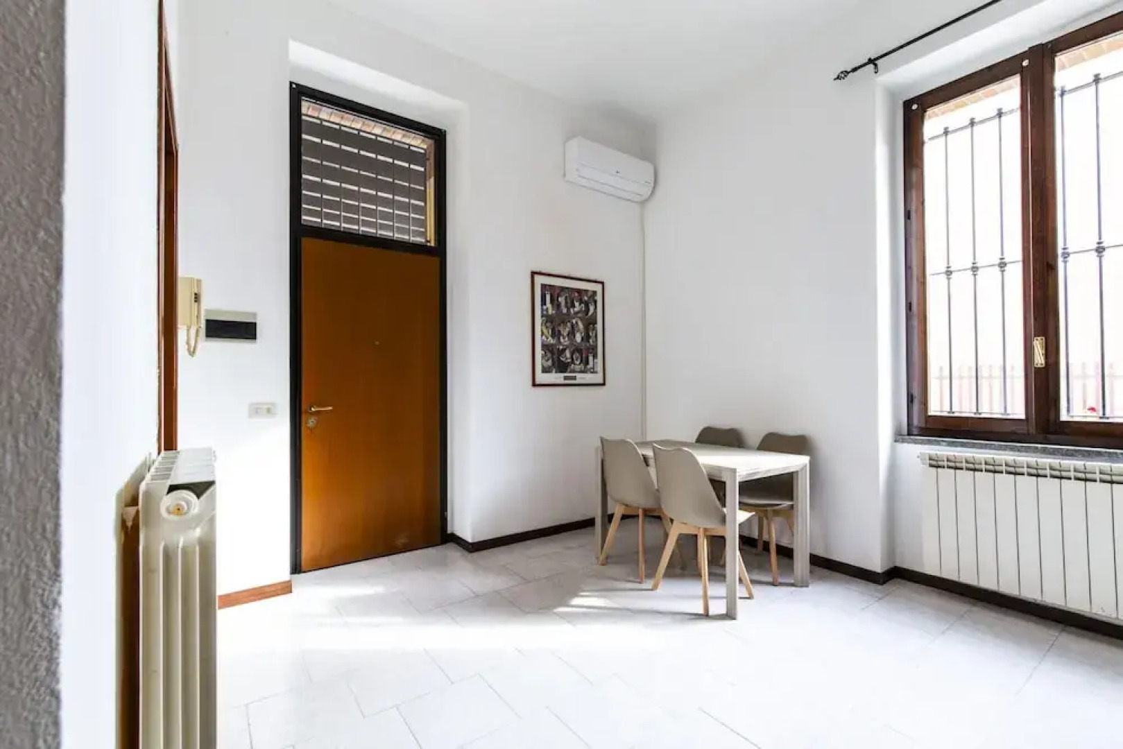 Erba 6 in Baranzate With 1 Bedrooms and 1 Bathrooms