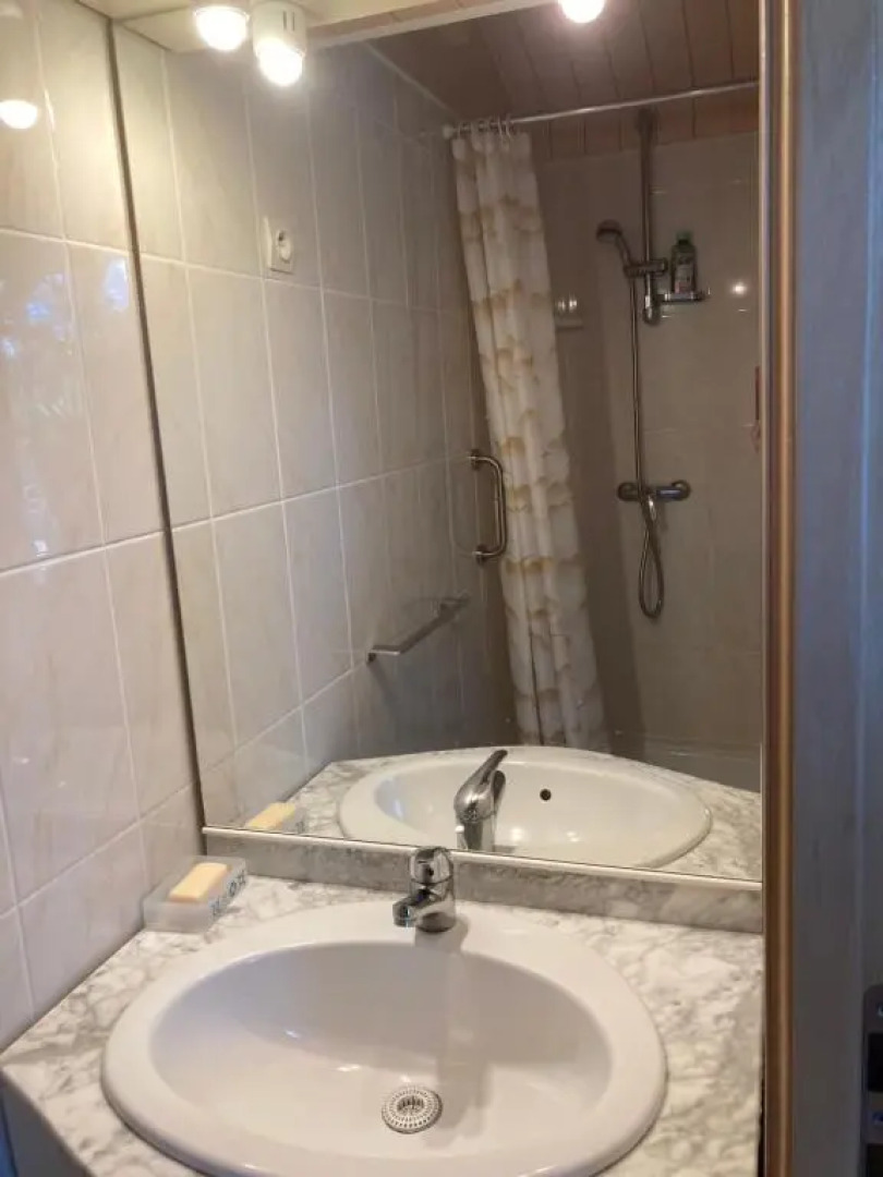 Charmant Studio Avec Piscine .