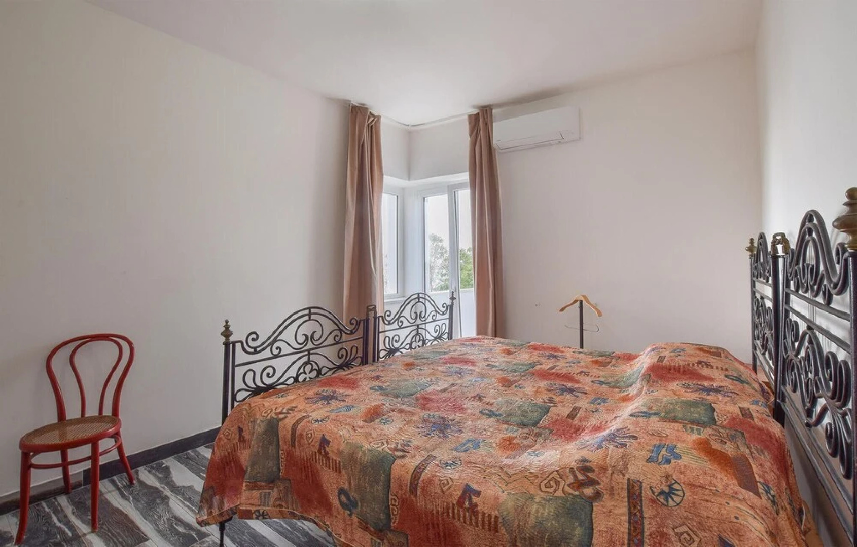 Beautiful Home in Stalettì With Wifi and 4 Bedrooms