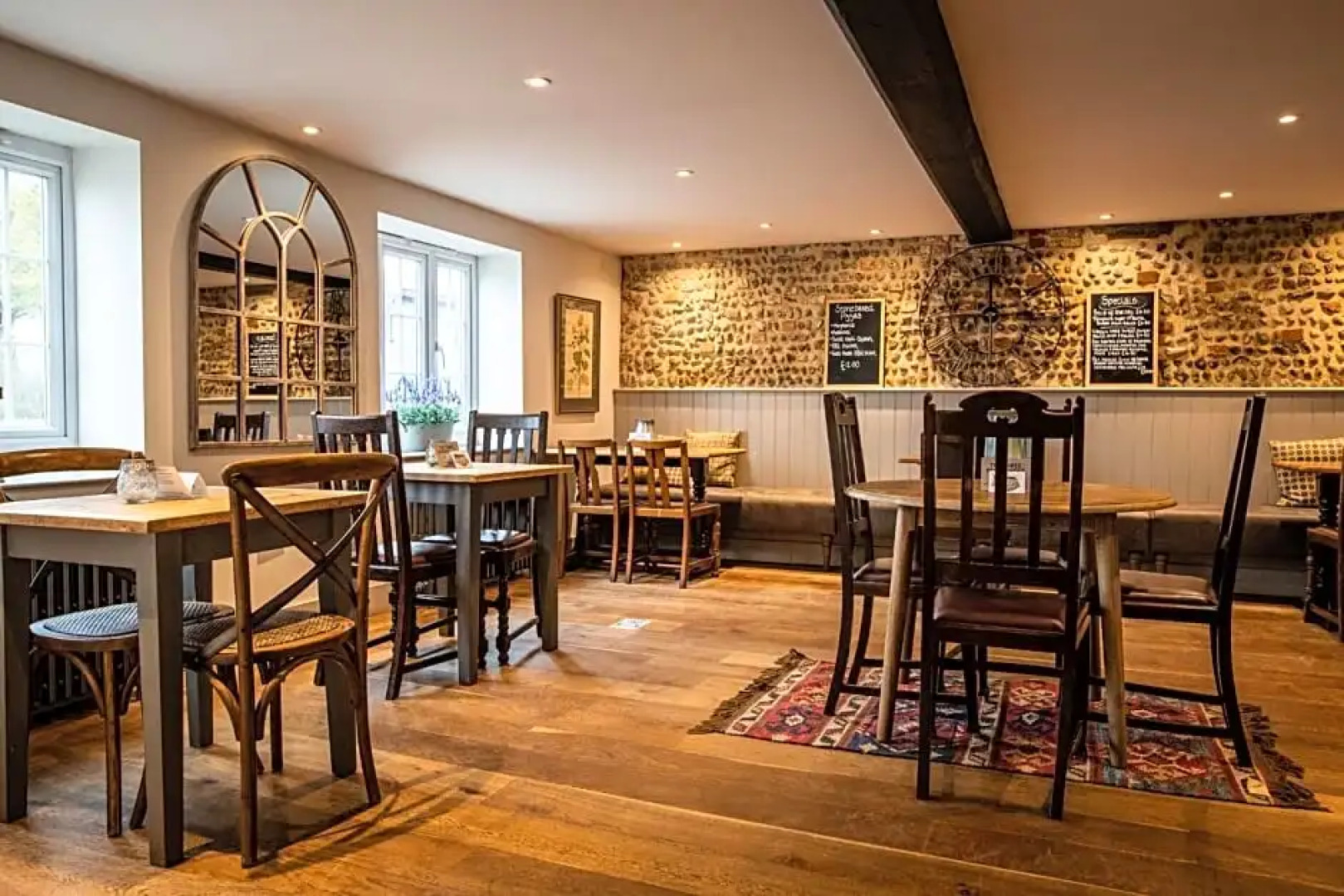 The Three Horseshoes