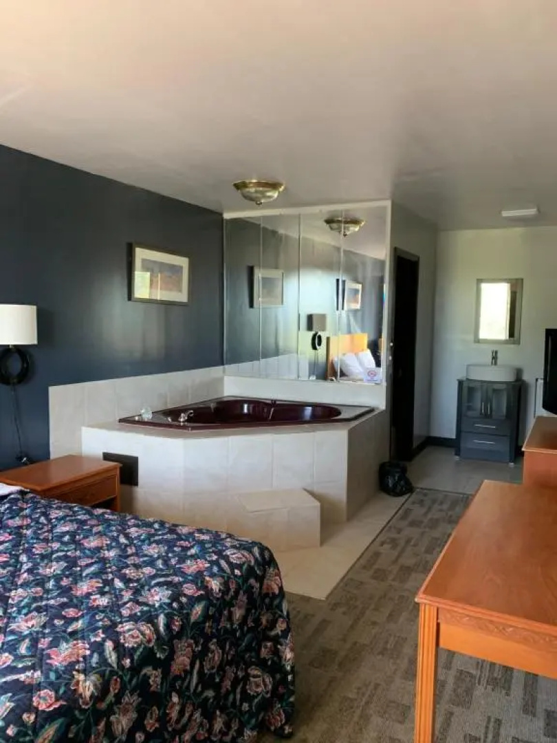 Wooden Shoe Motel