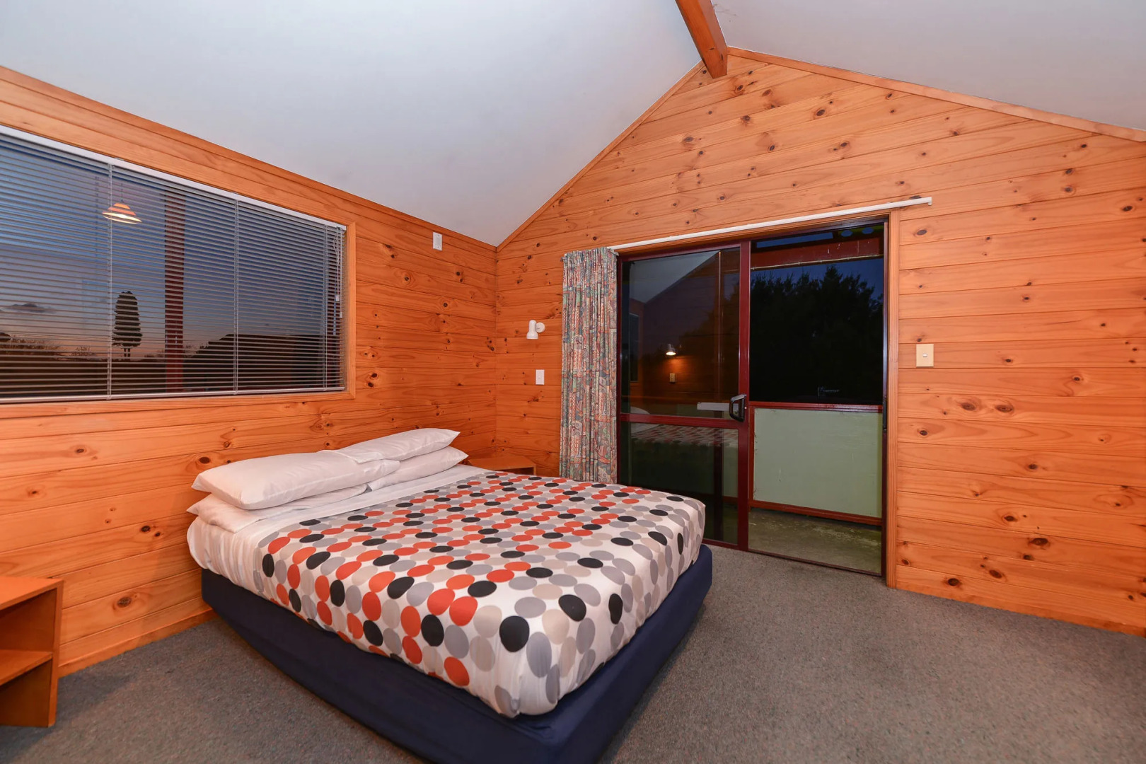 Smoke Lake Hot Springs Lodge and Camp