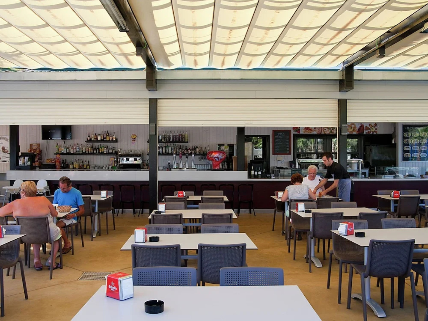 Well-kept Bungalow With a Veranda Near the Sea