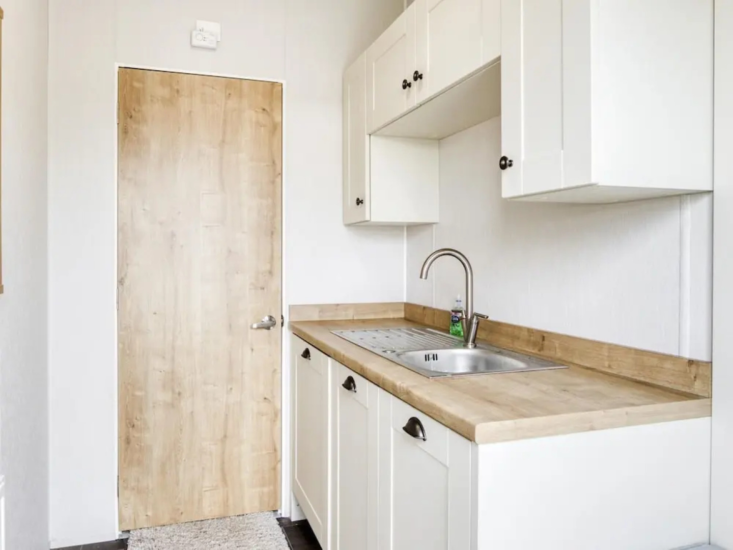 Cosy Home in Hastings With Balcony