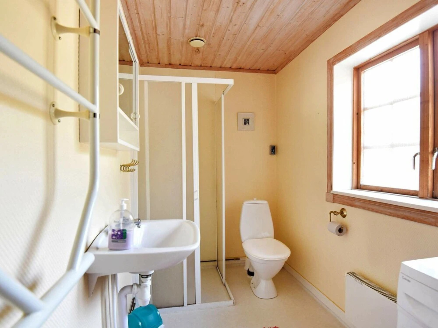 9 Person Holiday Home in Brålanda