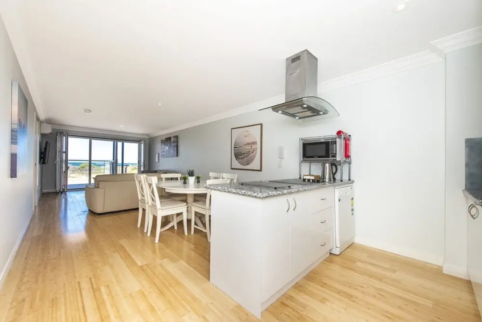 Ocean Surf - Luxury Apartment With Ocean Views