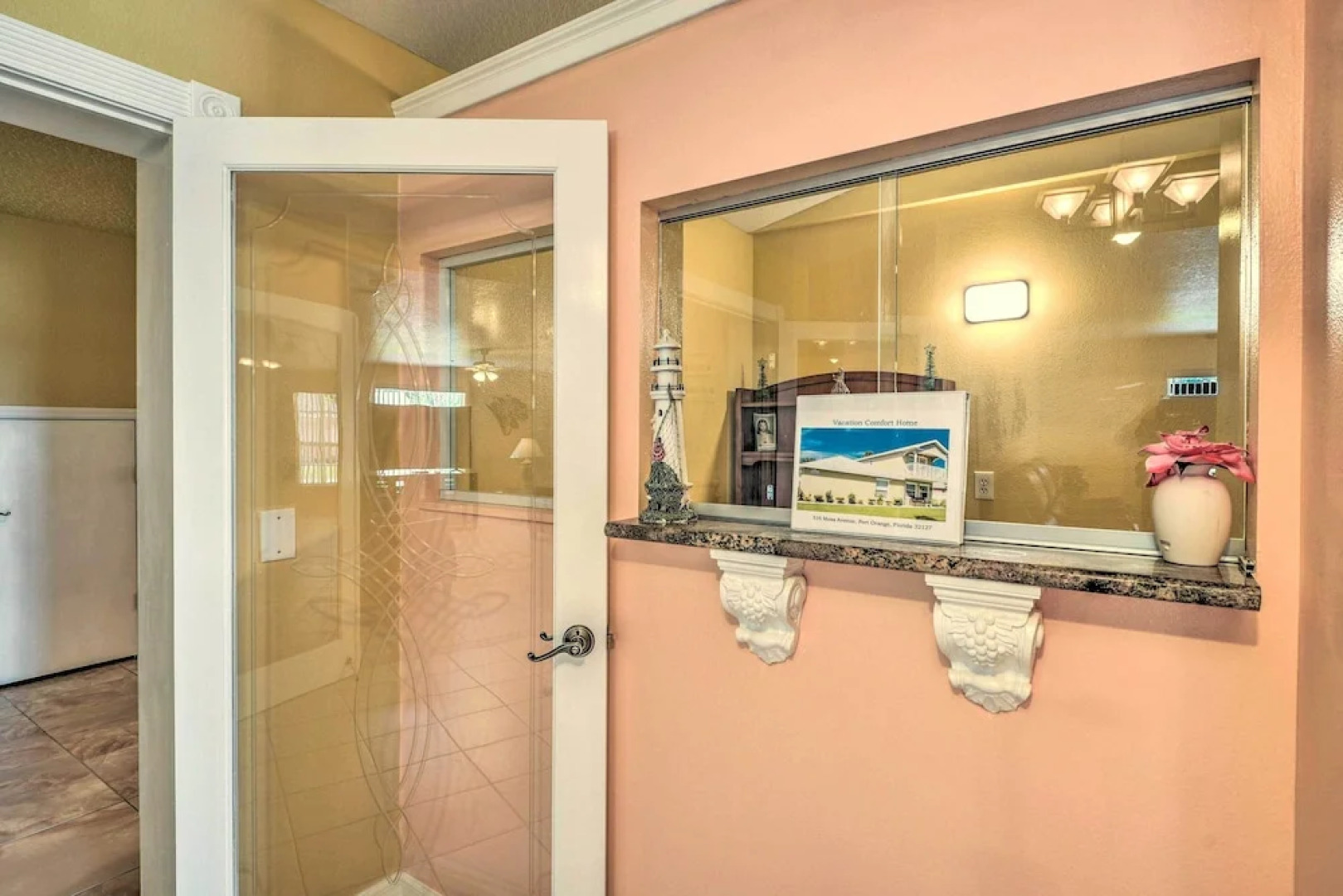 Cozy Coastal Retreat w/ Grill < 5 Mi to Beach