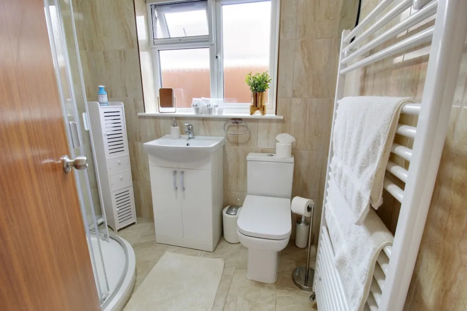 Cedar Drive, Holbeach - 1 to 4 - Self Catering