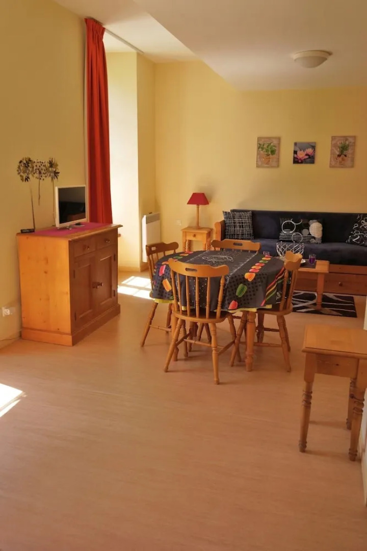 Logement n202 4pers face aux Thermes