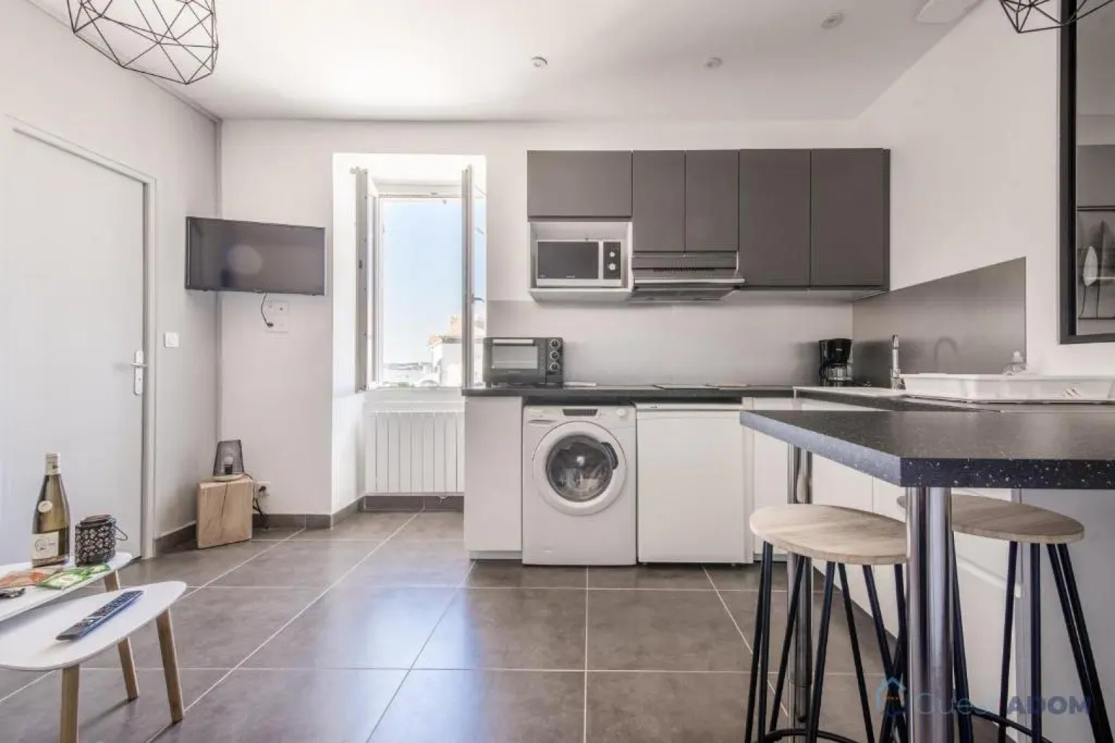 Appartement les pieds dans le sable, vue mer