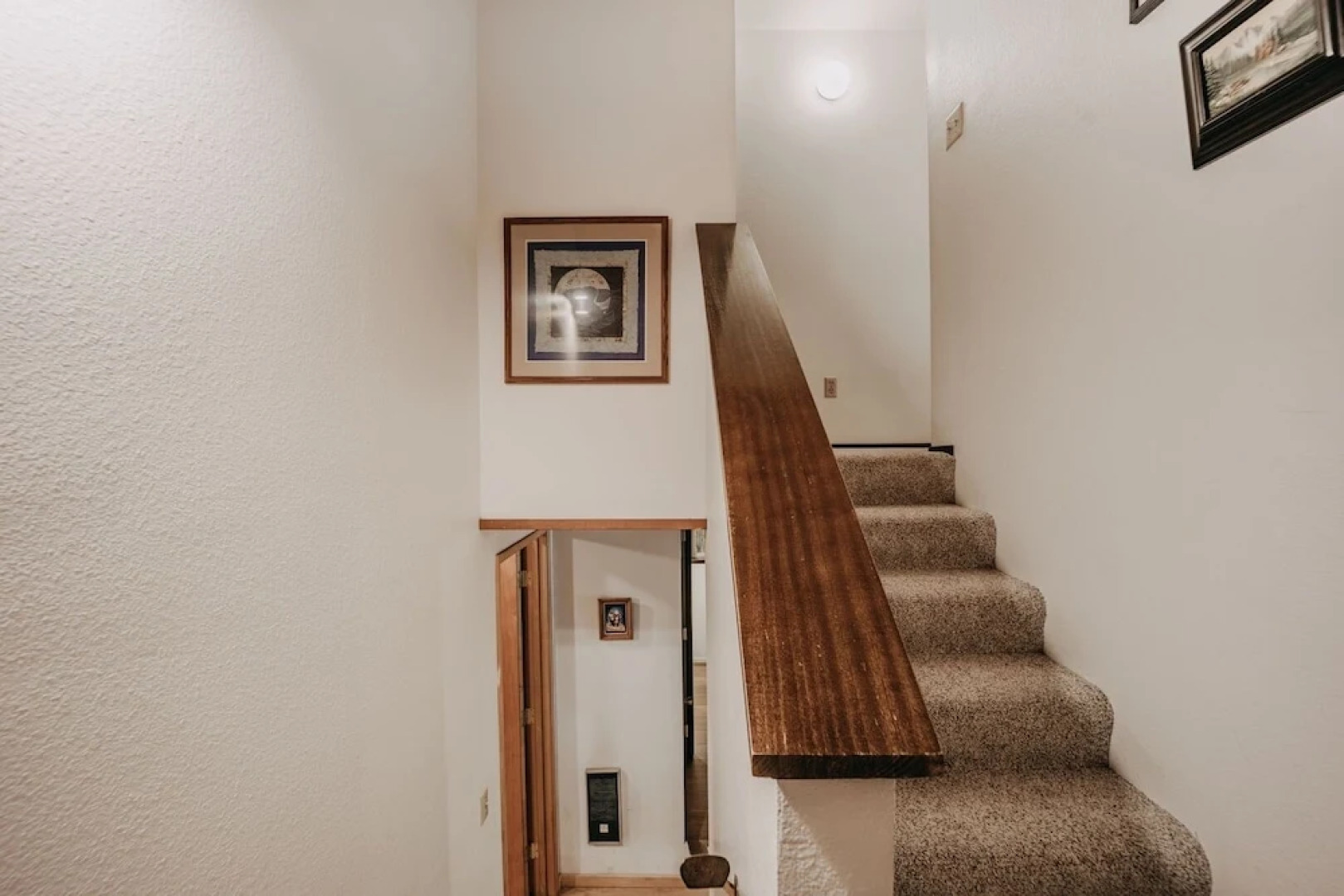 35sl - Air Conditioning - Pets Ok - Fireplace - Sleeps 6 3 Bedroom Home by RedAwning