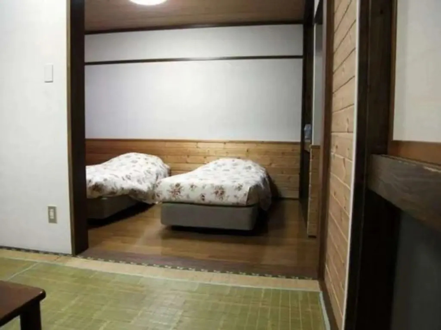 Hill Side Inn Center Club