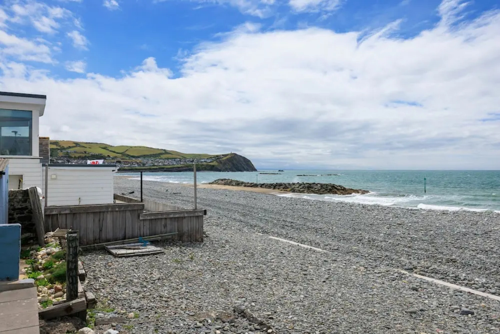 Beach Side House in Beautiful Borth
