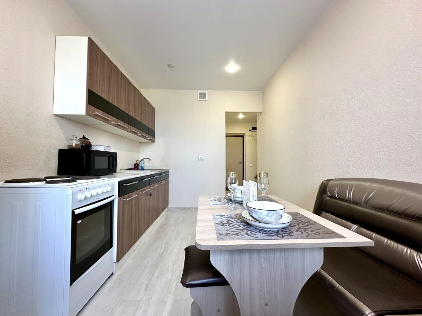 Compass (Компасс) в 15-м микрорайоне 42