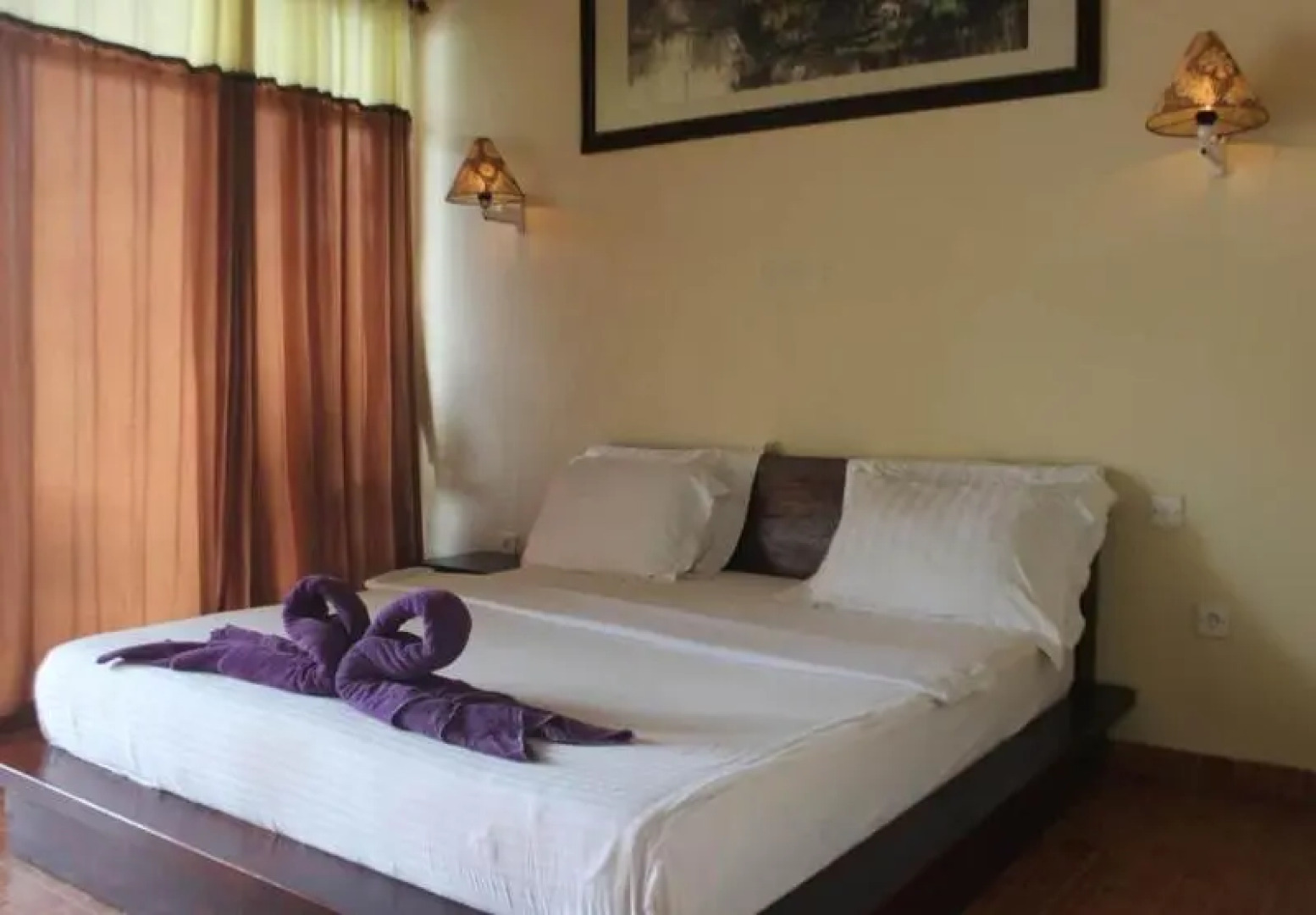 Penginapan Lakeside Cottages by ZUZU