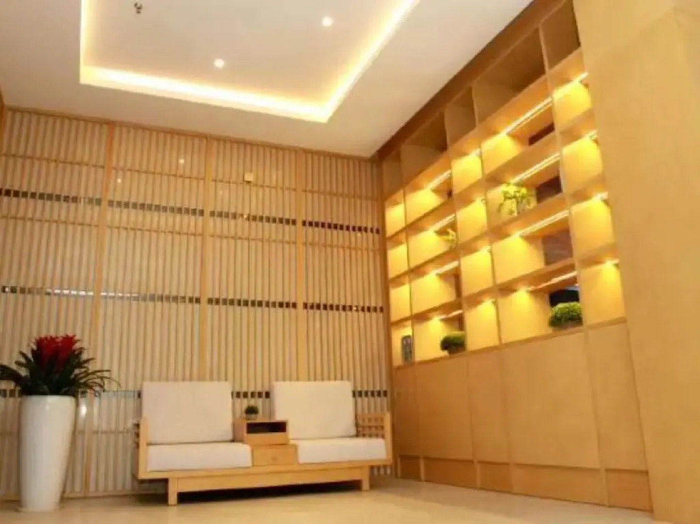 Yitel Trend (Fuzhou Guping Road Provincial Government Pingshan Metro Station)