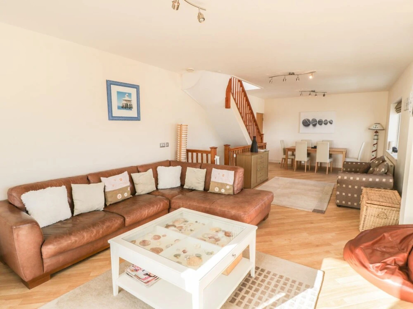 Penthouse 18, West End Point