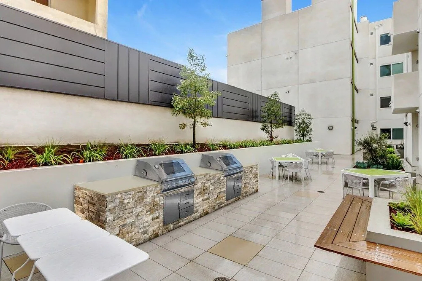 Hollywood Landmark Residences