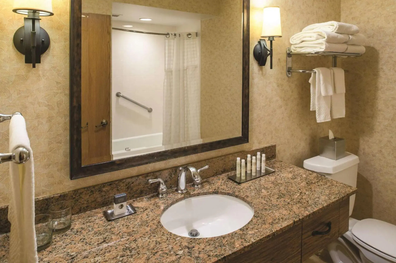 DoubleTree by Hilton Seattle Airport