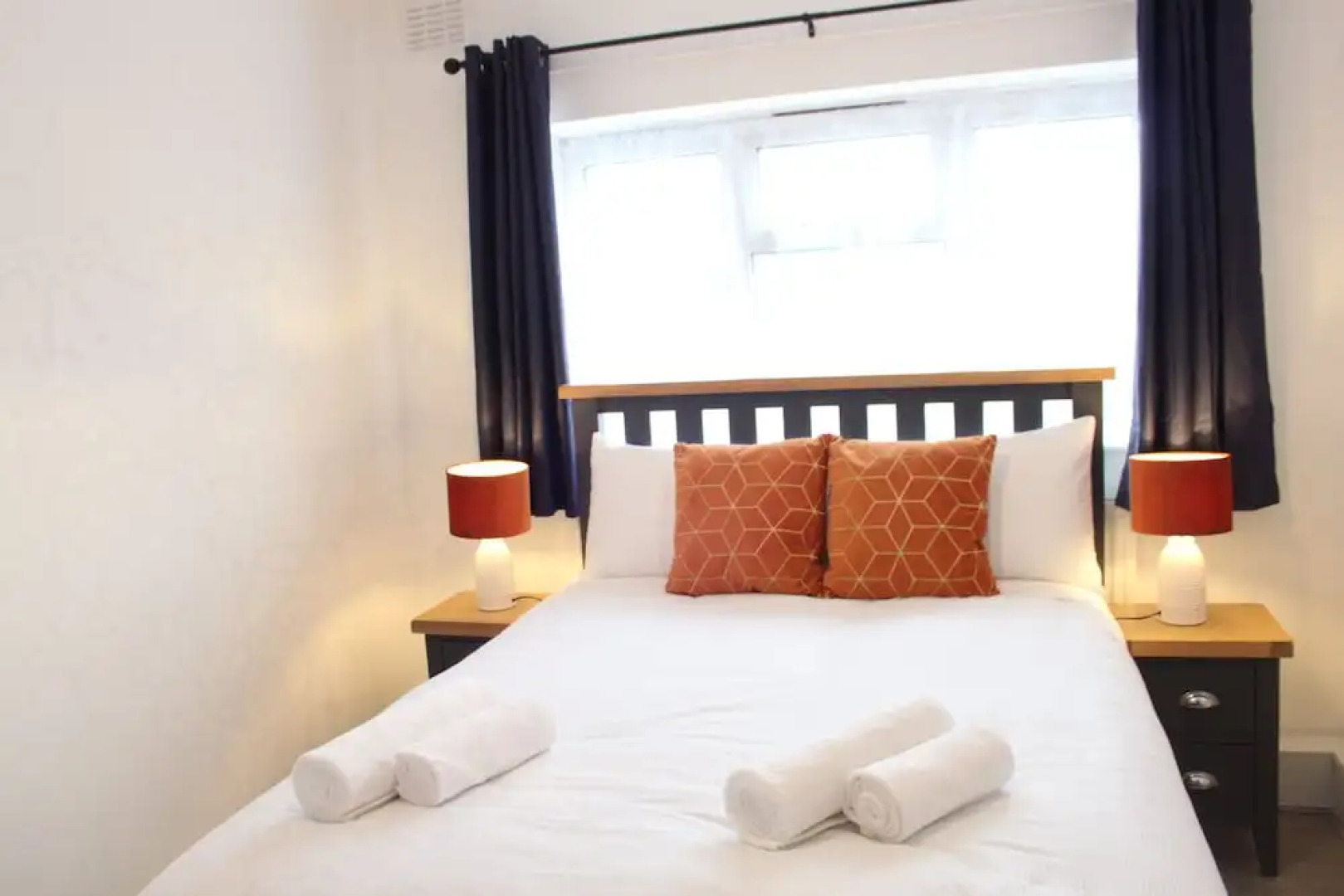 6guests-parking-nearstansted-accessible