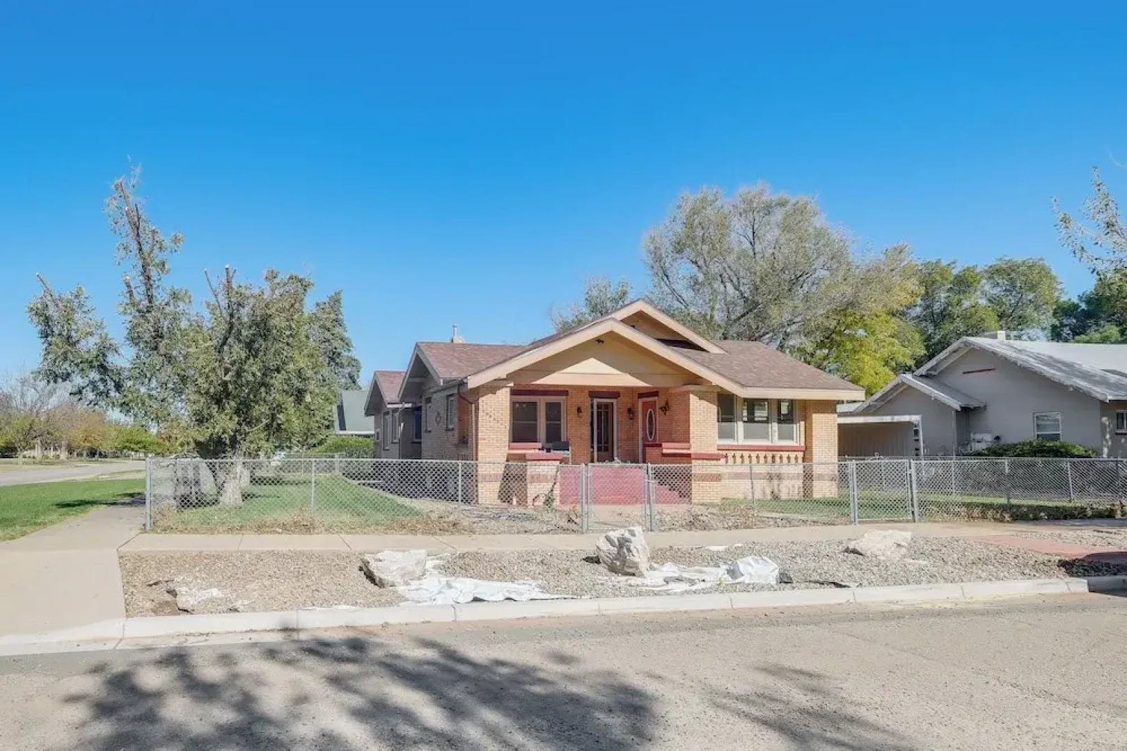 Walk to Main Street: Charming Roswell Home!