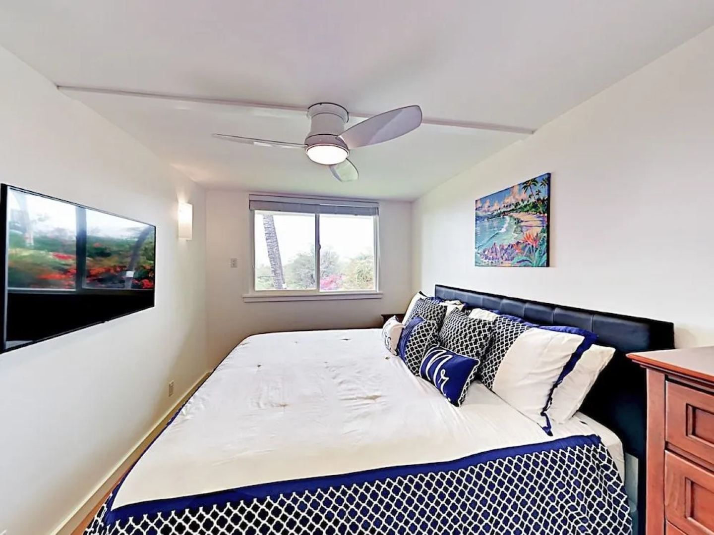 Top-Floor Unit Unit #302 - 2 Br Condo